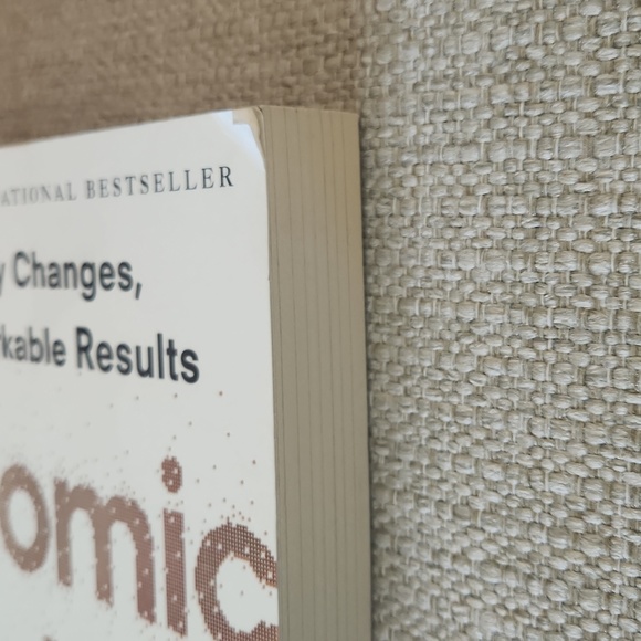 Atomic Habits by James Clear (English, Paperback) international bestseller - Picture 3 of 6